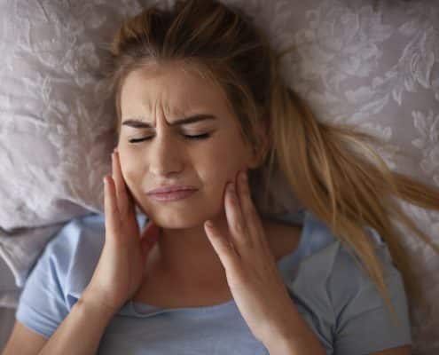 Jaw pain after waking up or sleeping, TMJ Bruxisum, teeth grinding